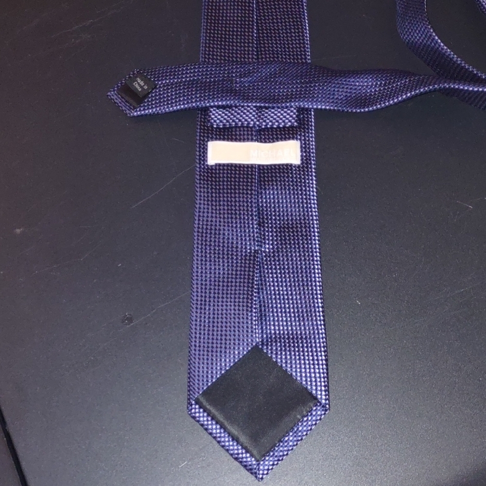 Michael Kors Blue and Gray Silk Tie with Textured Pattern